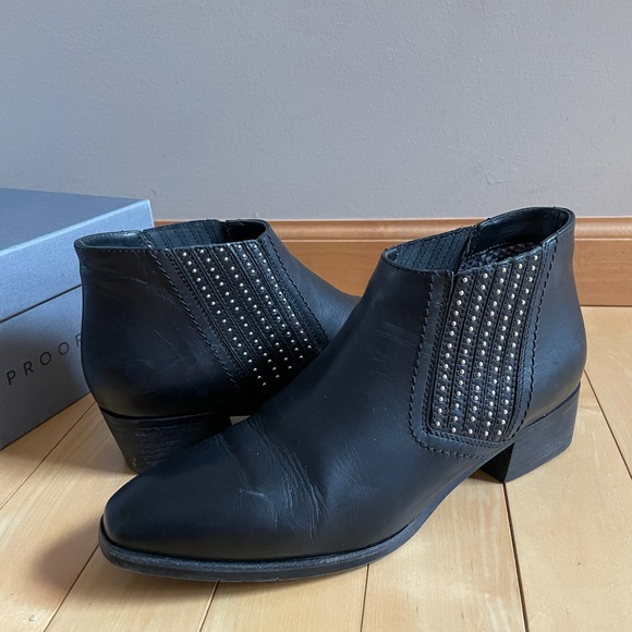 Aquatalia Fiore studded black leather booties boot - Picture 4 of 8